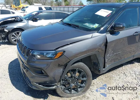 2024 Jeep Compass Latitude 4X4 из США, поврежденный, VIN 3C4NJDBN1RT121641